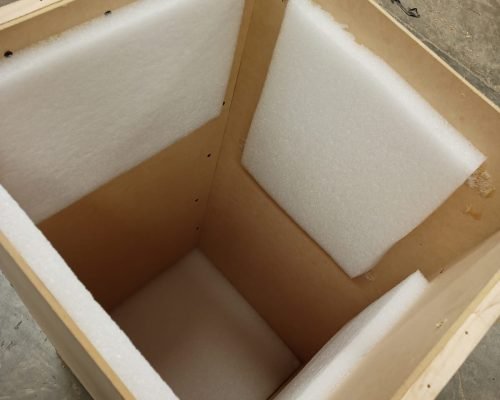 CAJA CON POLIFOAM EN TIRAS